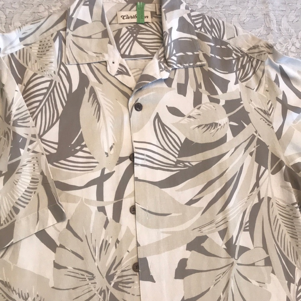 Men’s L Caribbean button down shirt